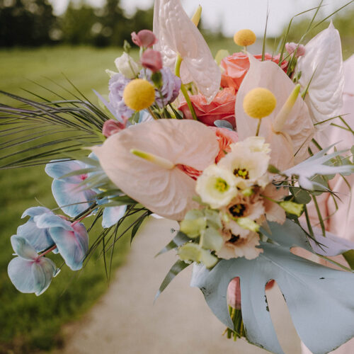 Farbenfroher Brautstrauß für eine Sommerhochzeit mit Liebe gestaltet von Blumen Mitzi Wien