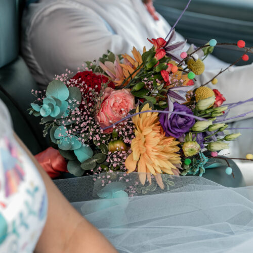 Farbenfrohe Hochzeitsfloristik und Brautsträuße für Wien, Niederösterreich und das Burgenland. Handgefertigt von Blumen Mitzi