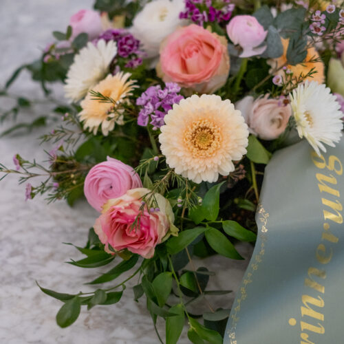 Besondere Trauerfloristik von Blumen Mitzi Wien